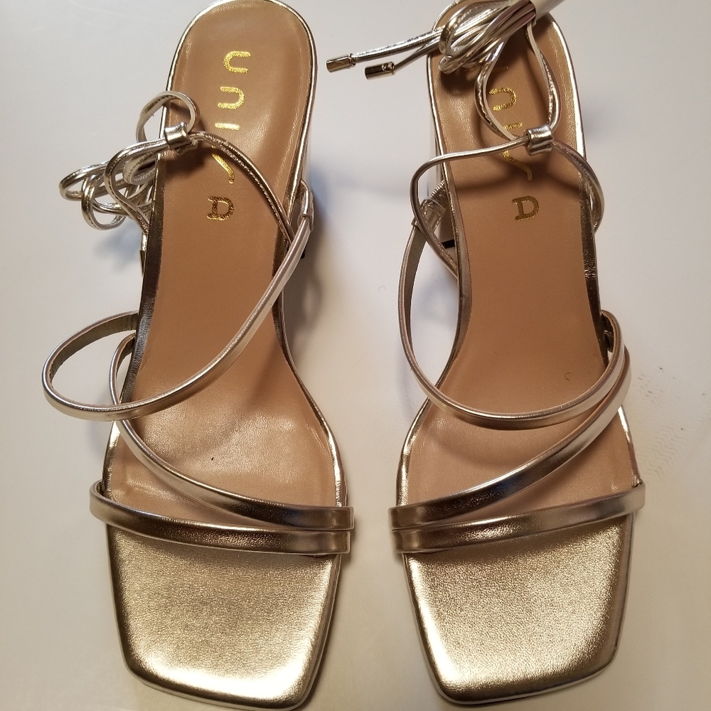 Brand New Unisa "Canarie " Sandal. New without a Box.